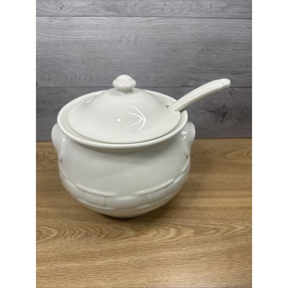 Longaberger Pottery Woven Traditions Large Ivory Soup Tureen w/Lid & Ladle 5 Qt - Picture 1 of 10